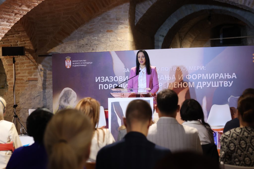 За породицу по твојој мери: Изазови планирања и формирања породице у савременом друштву