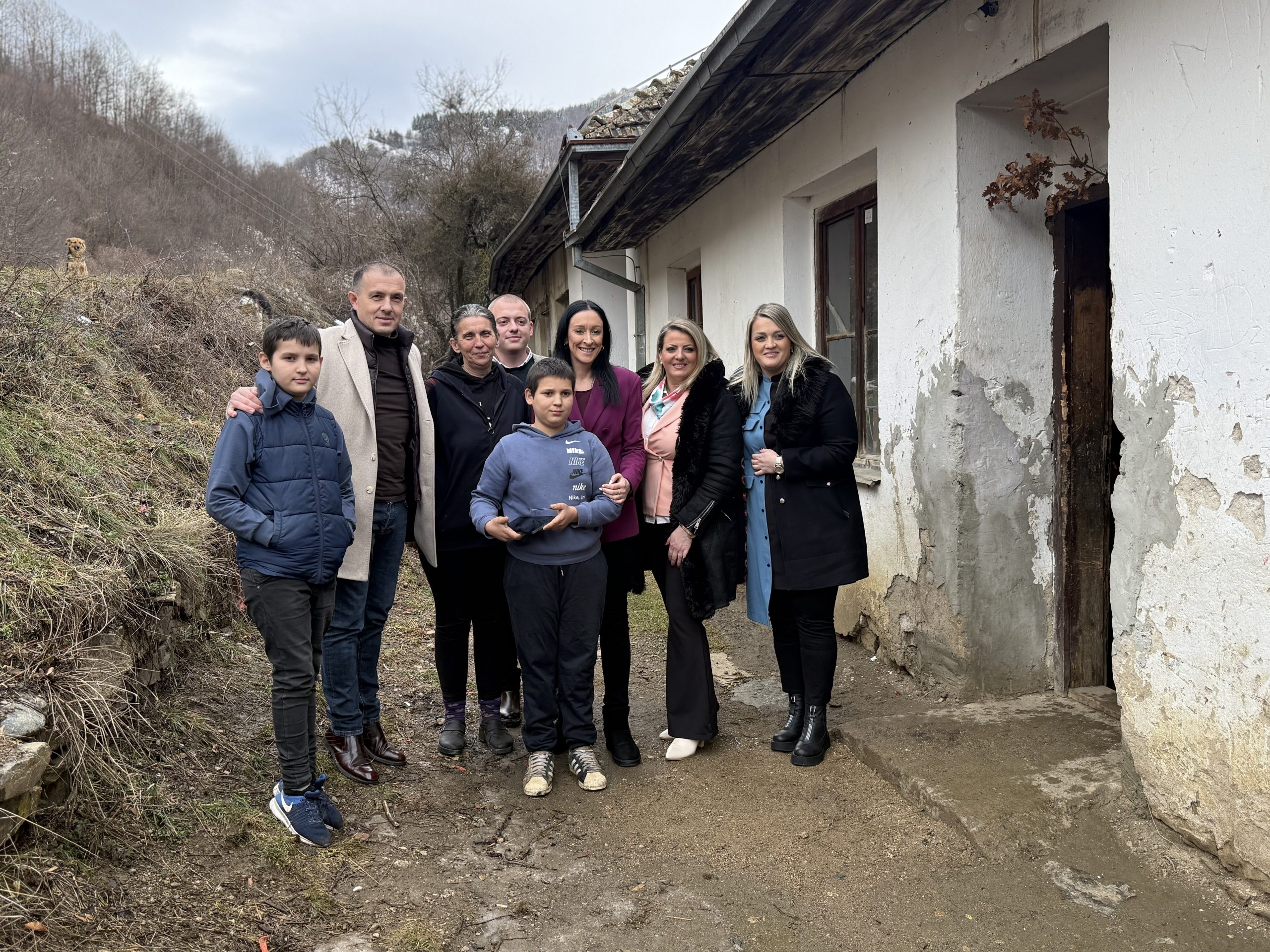 Жарић Ковачевић у Трговишту обишла седмочлану породицу Гонев, као и корисницу субвенције за прву некретнину