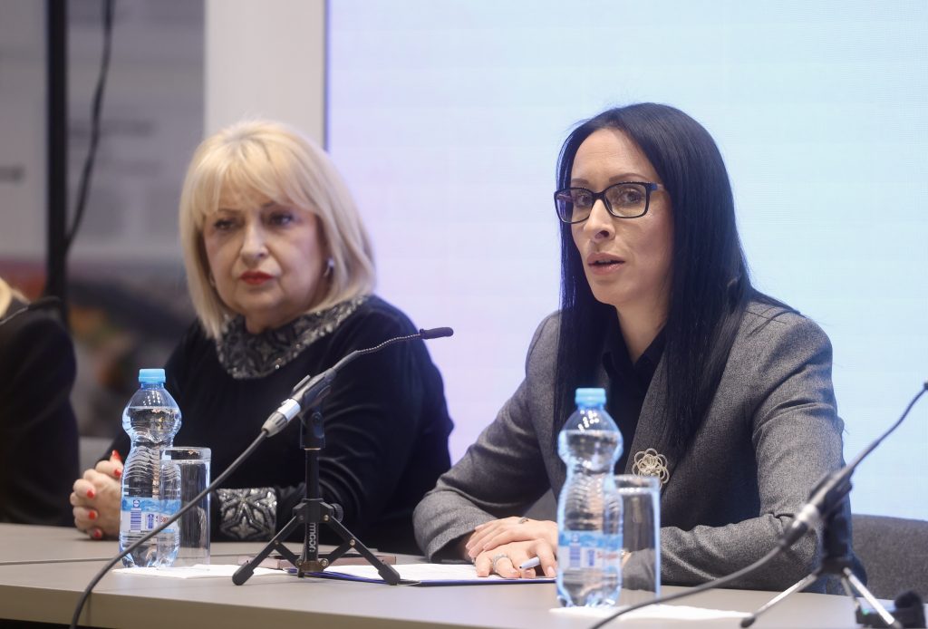 Beograd, 27. februara 2026. - Ministarka za brigu o porodici i demografiju Jelena ariæ Kovaèeviæ izjavila je danas, tokom Konferencije o podrci drave majkama i deci posle razvoda "Nijedna mama nije sama", da je do sada 642 dece dobilo alimentaciju iz Alimentacionog fonda u iznosu od oko 21 miliona dinara. FOTO TANJUG/ DEJAN IVANÈEVIÆ/ bs